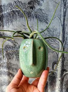 Madam Stoltz :: Wazon Face ceramiczny wys. 10cm zielony (HY15321-10-G) - 2863913512