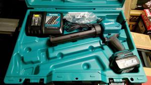 MAKITA BCG180RF WYCISKACZ DO KLEJU I SILIKONU 18V 1x3,0Ah Li-Ion - 2822062791