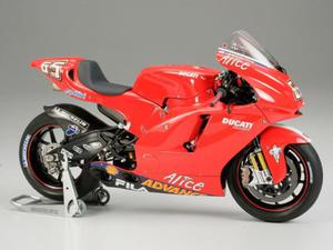 Ducati Desmosedici GP4 - 2875112334