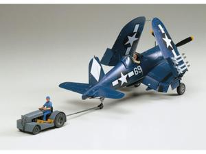 Samolot Vought F4U-1D Corsair z holownikiem - 2875015051