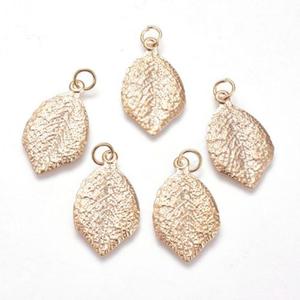 Zawieszka "LEAF" 31x18x1mm light gold - 1 szt - 2877282811