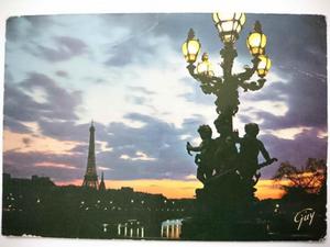 PARIS ET SES MERVEILLES. LE PONT ALEXANDRE ILL ET LA TOUR EIFFEL A LA TOMBEE DE LA NUIT - 2869185760