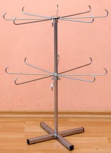 Obrotowy, dwupoziomowy, metalowy stojak do prezentacji biuterii - srebrny - 2822286326