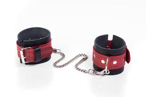 Kajdanki- Cuffs Crazy Horse Red, Small - 2877470107