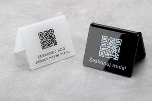 Mini stojaczek informacyjny z kodem QR - czarna plexi lub plexi frost - wym. 60x50mm - ST028 - 2872681138