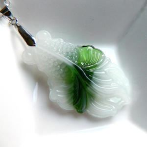 Biao-zielony jadeit, pikny wisiorek z rybk - 2869895581