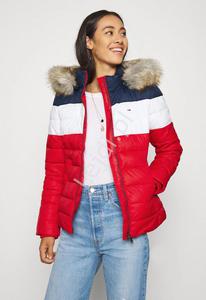 Modna kurtka Tommy Jeans z odpinanym kapturem, zimowa kurtka TOMMY HILFIGER - 2875649021