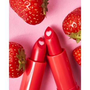 Essence Heart Core Fruity Lip Balm balsam do ust 3 g dla kobiet 02 Sweet Strawberry - 2873766405