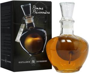 Calvados Vieux G. E. Massenez z jabkiem 0,7l kartonik - 2861526778