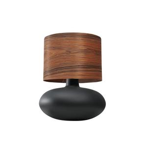 Kaspa - lampa stoowa Sawa Wood - szklana podstawa w kolorze matowego grafitu, wysoko 44 cm, abaur z forniru, orzech - 2877379113