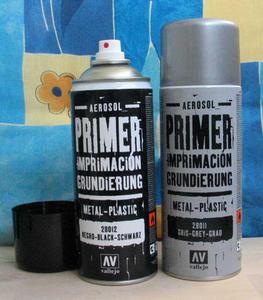 Vallejo 28011 - Grey Primer (metal-plastic) (400ml) - 2824104517