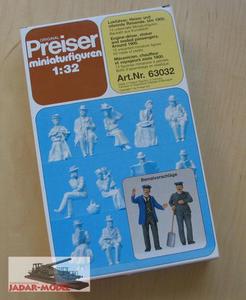 Preiser 63032 Engine-driver, Stoker and Passengers, 1900 (1:32)