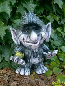 Troll stojcy z futrem - figurka ceramiczna ogrodowa - 2847205562